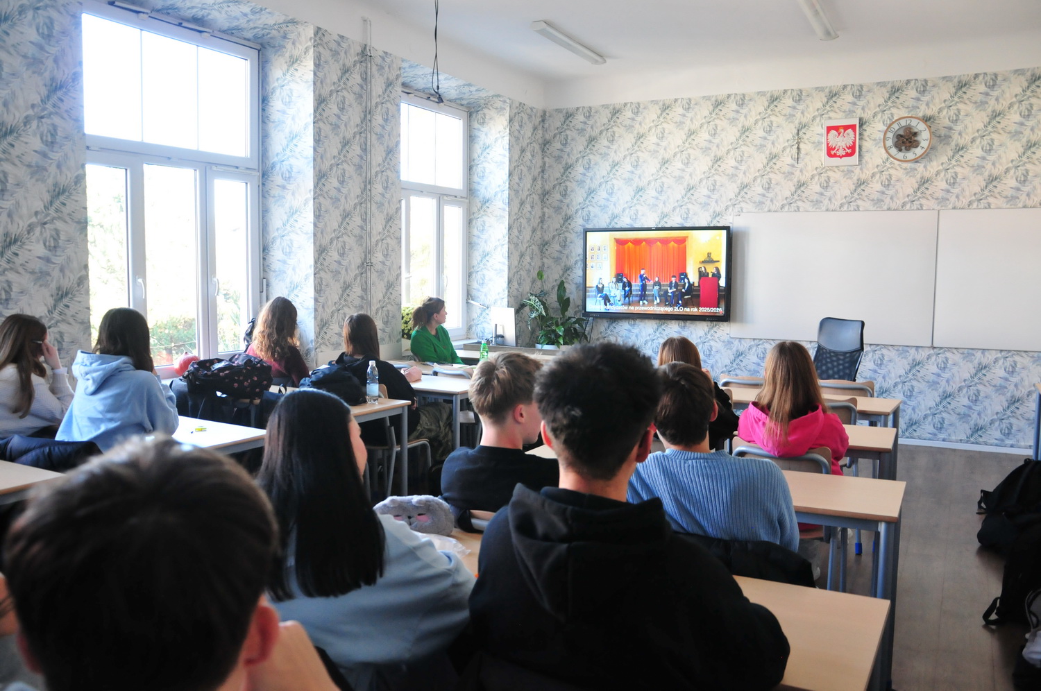 Zdjęcie Debata na przewodniczącego SU 2025 (19)4558e3af-e480-49ae-83b8-36dd1fa9b1a6.JPG w galerii Debata kandydatów na stanowisko Przewodniczącego Samorządu Uczniowskiego